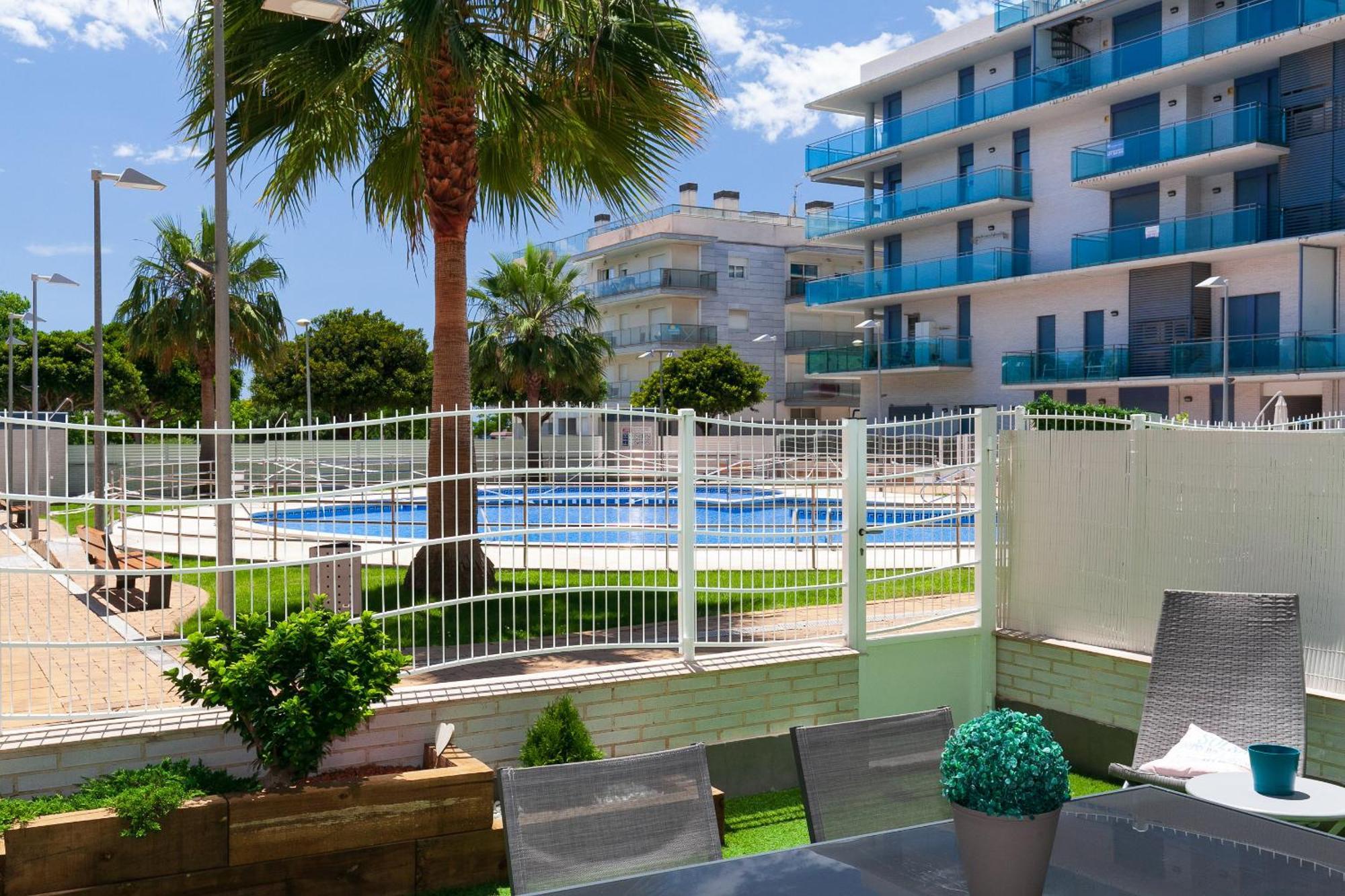 Uhc Mar Augusta Family Complex Daire Cambrils Oda fotoğraf